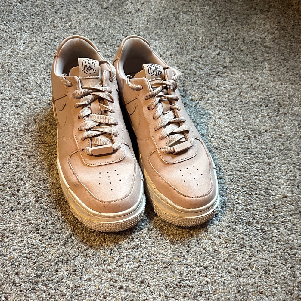 Nike Men's Beige Sneakers